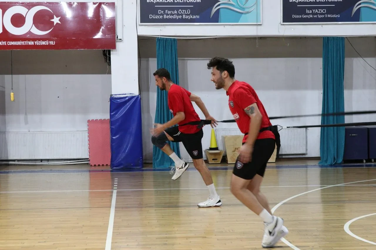 Düzce Belediyesi Erkek Voleybol Takımı yeni sezon hazırlıklarına başladı