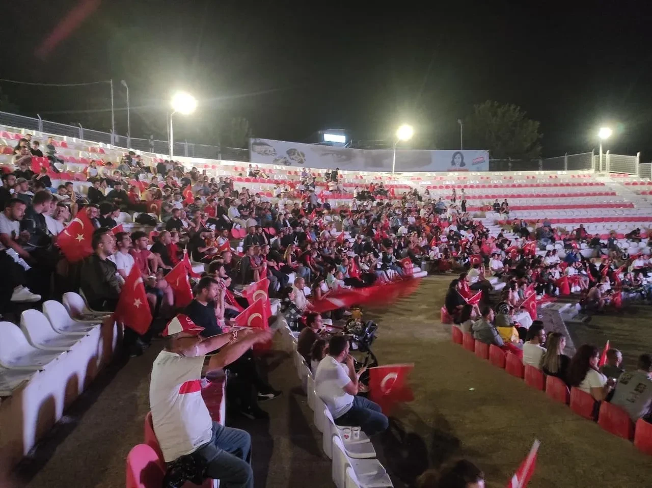Tekirdağ’da Türkiye’nin Yunanistan galibiyeti dev ekranda izlendi