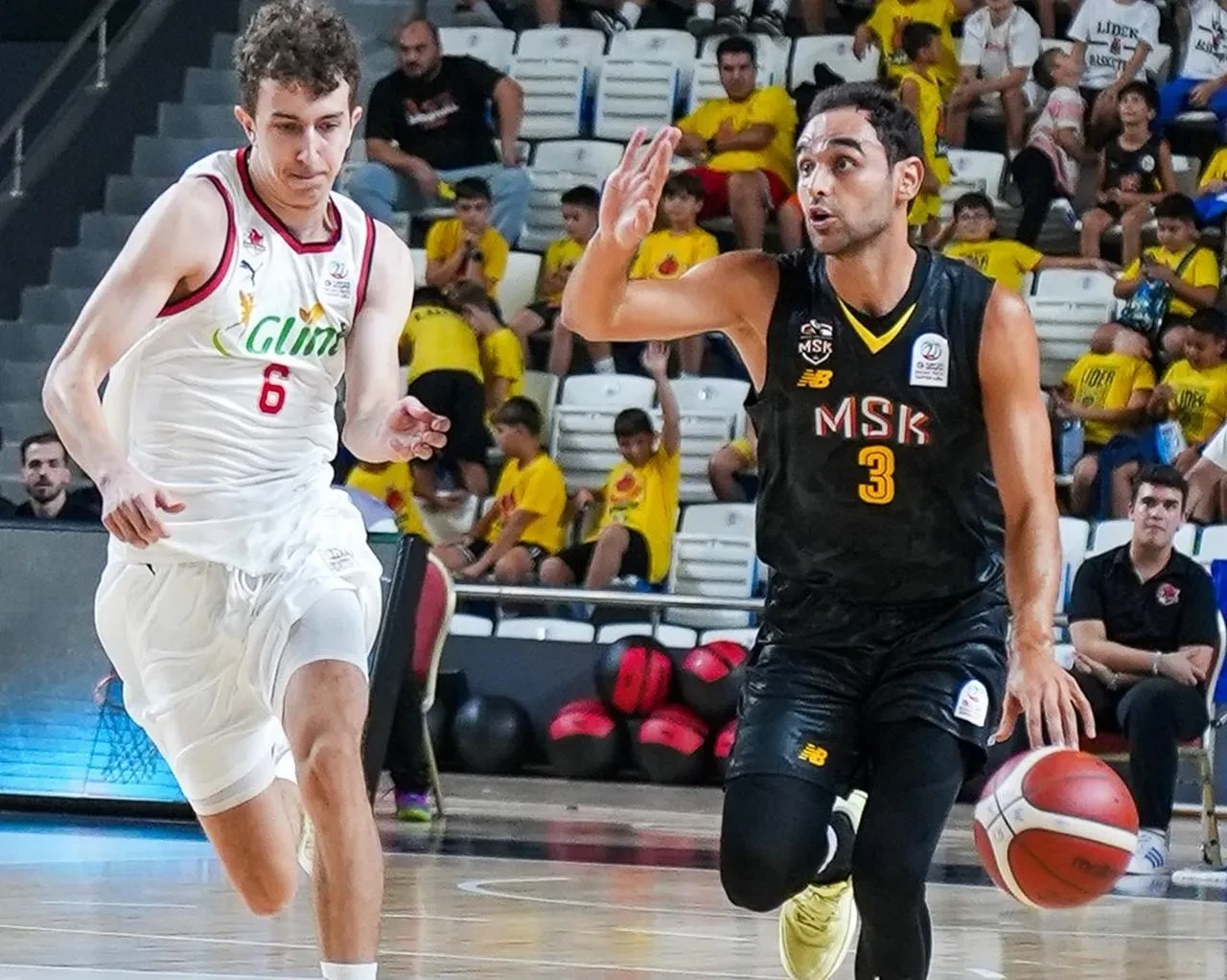 Mersin Spor Kulübü sezona galibiyetle başladı ve liderliğe oturdu