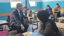 Kütahya'da millî eğitim müdürü Yılmaz öğrenci ve öğretmenlerle bir araya geldi