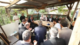 Kocaeli'de parfüm dolum tesisinde çıkan yangında hayatını kaybedenlerin ailelerine Başkan Büyükakın taziyede bulundu