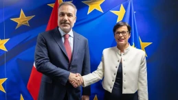 Brüksel'de Dışişleri Bakanı Fidan AB Komiseri Kos ile görüştü