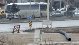 Malatya'da otobüs ile otomobil çarpışması sonucu 2 kişi yaralandı