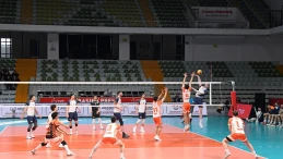 Osmangazi Belediyespor erkekler voleybol 1. ligi’nde 1954 Adanaspor’u 3-0 mağlup etti