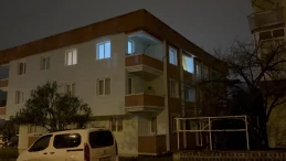 Samsun'da telefonla yüksek sesle konuşma kavgasında ablasını bıçaklayan şahıs balkondan atladı