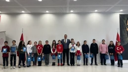 Manisa'da İstiklal Marşı güzel okuma yarışmasında Kula il birincisi oldu
