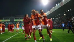 Sacha Boey 749 gün sonra Galatasaray formasıyla Çaykur Rizespor maçında sahaya çıktı