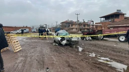 Çorum'un Osmancık ilçesinde traktör ile otomobil çarpıştı, 1 kişi öldü 2 kişi yaralandı