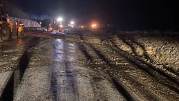 Bolu'nun Seben ilçesinde heyelan nedeniyle yol ulaşıma kapandı