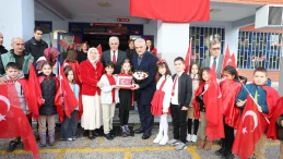 Düzce’de öğrenciler ikinci döneme Türk bayraklarıyla başladı