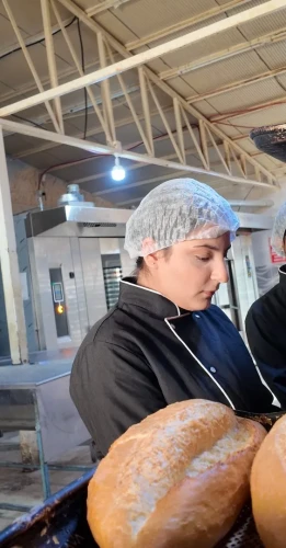 Siirt'te meslek lisesi öğrencileri günde 14 bin ekmek üretip yıllık 2 milyon lira