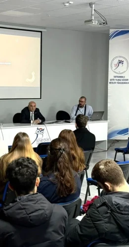 Karabük Üniversitesi’nde kamu yönetimi dersine Safranbolu Kaymakamı konuk oldu