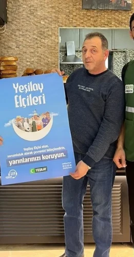 Bayburt'ta Yeşilay gönüllüleri esnafları bağımlılıkla mücadele konusunda bilgilendirdi