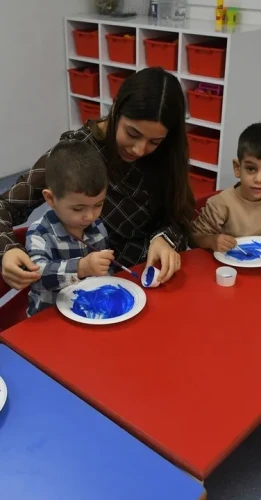 1. "Kuşadası Belediyesi çocuk gelişim merkezi geleceğe umut oluyor" 2. "Kuşadası'nda çocuk gelişim