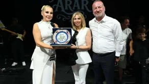 Karacabey'de LongozFest 2025 Funda Arar konseriyle sona erdi