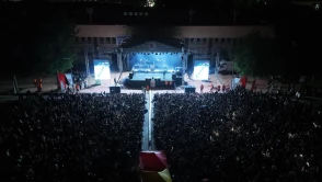 Emre Altuğ Fırat Üniversitesi kutlamalarında sahne aldı