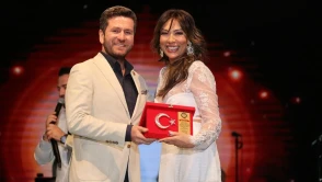 Işın Karaca Kızılcabölük Festivalinde Coşkuyla Sahne Aldı