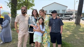 Demet Akalın küçük hayranı ile İznik Gölünde buluştu