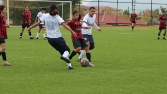 Ağrı Kadın Futbol Takımı Erzincan'ı 5-0 mağlup ederek ligde yoluna devam etti