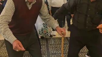 Tokat'ta ihtiyar delikanlılar madımak türküsü eşliğinde gençlere meydan okudu