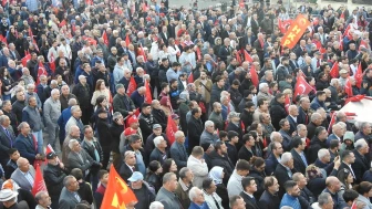 CHP Genel Başkanı Özgür Özel Kilis'te iktidar değişikliği ve vizesiz Avrupa vaatlerinde bulundu