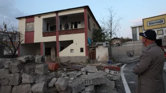 Kocasinan Belediye Başkanı Ahmet Çolakbayrakdar Uğurevler’de kentsel dönüşüm çalışmalarını inceledi