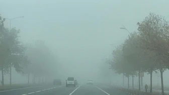 Di̇yarbakır'da sabah saatleri̇nde etki̇li̇ olan si̇s hayati olumsuz etki̇ledi̇