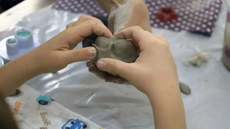 SAMEK atölyelerinde minikler seramikle, gençler tezhiple tanıştı