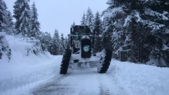 Ordu'da karla mücadele: 134 mahalle yolu ile 15 hasta ve 7 cenazeye müdahale