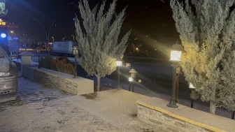 Çankırı'da etkili kar yağışı kent merkezini beyaza bürüdü