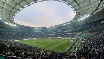 Bursa'da Osmangazi Belediyesi'nin sosyal projesiyle çocuklar ilk kez Bursaspor maçına gitti