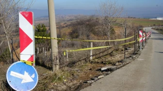 Kastamonu'da köy yolunu 'benim arazim' diyerek kestiren vatandaşa tepkiler büyüyor