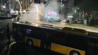 Yozgat'ta park halindeki özel halk otobüsü yanarak kullanılamaz hale geldi