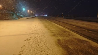 Malatya’da kar yağışı devam ediyor, ulaşımda aksamalar yaşanıyor