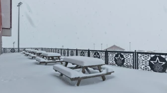 Sivas'ta Yıldız Dağı Kış Sporları ve Kayak Merkezi'nde kar kalınlığı 15 santimetreye ulaştı