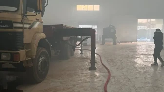 Reyhanlı’da çikolata fabrikasında çıkan yangın itfaiye tarafından söndürüldü