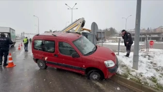 Domaniç'te trafik kazasında 4 kişi yaralandı
