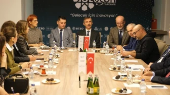 Bursa'da üniversite-sanayi iş birliği toplantısında Ar-Ge ve teknoloji ekosistemi ele alındı
