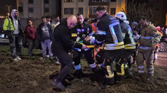 Bartın'da otomobil tırın dorsesine saplandı, 1 yaralı