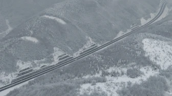 Düzce'de Bolu Dağı'nda karla kaplı yollar açık, manzara kartpostallık