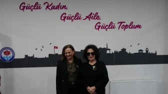 Hülya Koçyiğit Trabzon'da kadın istihdam merkezini ziyaret etti