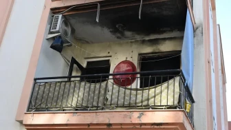 Antalya'da evi yanan vatandaşa Kepez Belediye Başkanı Kocagöz'den destek sözü