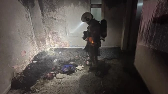 Antakya’da metruk binada çıkan yangın itfaiye tarafından kontrol altına alındı