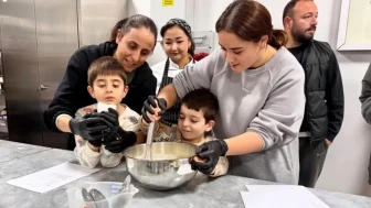 SUBÜ'de özel gereksinimli bireyler pasta yapıp oyunlar oynadı