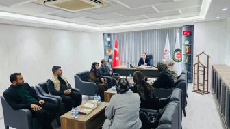 Diyarbakır'da kadın çalışanlar Mehmet Aküzüm'ü ziyaret etti
