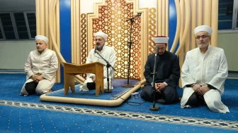 Erzincan'da Terzibaba Camii'nde Regaip Kandili programı düzenlendi