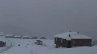 Kastamonu'nun yüksek kesimlerinde etkili kar yağışı ulaşımı aksattı