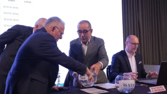 Kayseri'de Yeşilyurt Oto Sanayi Sitesi iş yerlerinin hak sahiplerine kura ile teslimi gerçekleştirildi