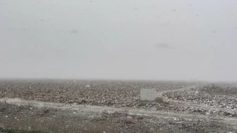 Eskişehir - Ankara kara yolunda tipi ve sis sürücülere zor anlar yaşattı