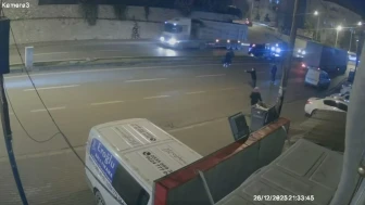 Bursa'nın İnegöl ilçesinde otomobil takla atıp direğe çarptı: 3 yaralı" (Not: Kurallara uygun